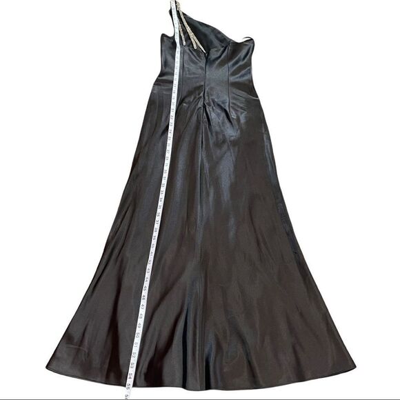 Cinderella Design Studded One Shoulder Black Long Gown MEDIUM - Picture 14 of 16